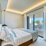 3001 Velaya Beachfront Luxury Apartmán *