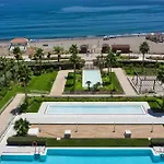 3001 Velaya Beachfront Luxury Apartmán *