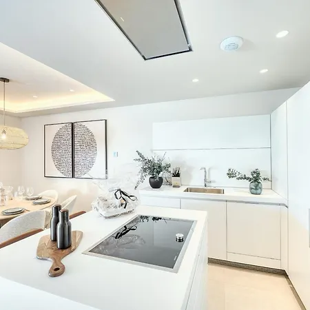 アパート 3001 Velaya Beachfront Luxury エステポナ