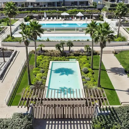 3001 Velaya Beachfront Luxury アパート エステポナ